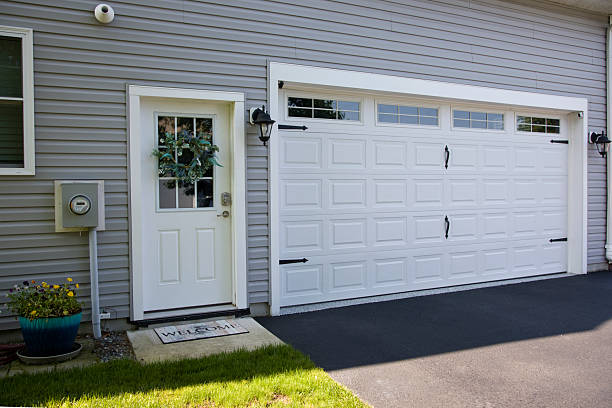 24/7 Emergency Garage Door Panel Replacement experts in Brandywine Bay, NC